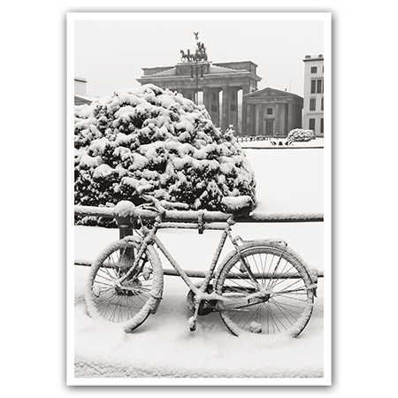   Berlin, Wintereinbruch am Brandenburger Tor